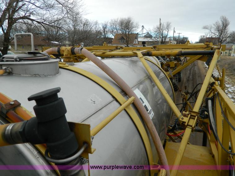 image for item D8672 1997 Ag-Chem TerraGator 1844 self propelled sprayer