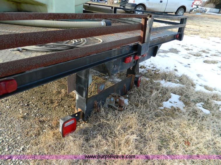 image for item D8673 2,550 gallon poly tank