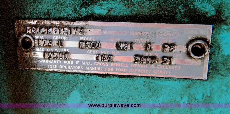 image for item D8683 1967 Ford F600 dump truck