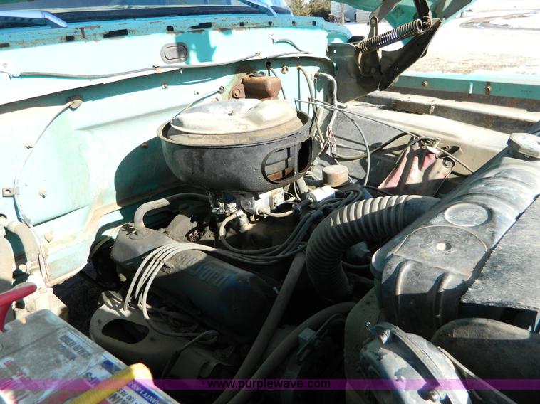 image for item D8683 1967 Ford F600 dump truck