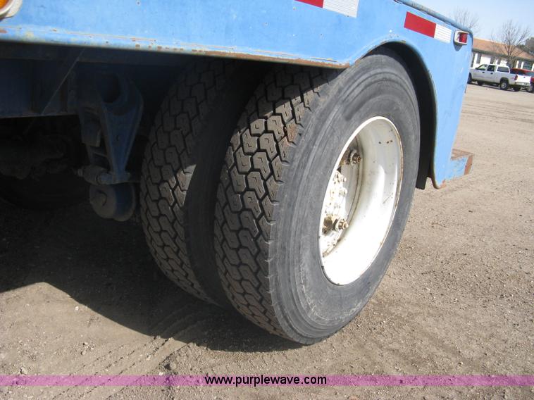 image for item A6075 1995 International 4700 vacuum truck