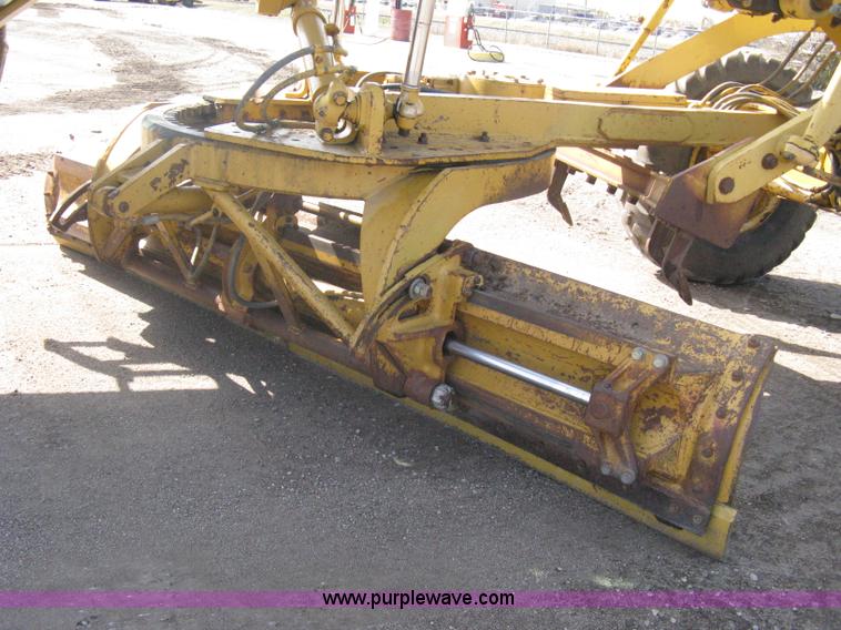 image for item A6078 1984 Caterpillar 140G motor grader