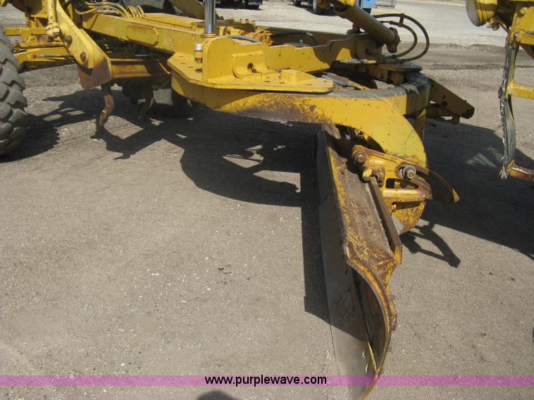 image for item A6078 1984 Caterpillar 140G motor grader