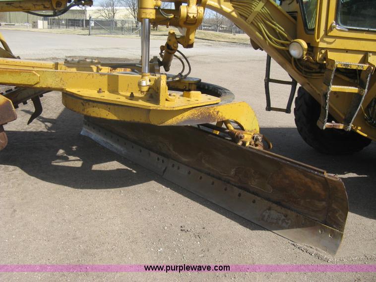 image for item A6078 1984 Caterpillar 140G motor grader