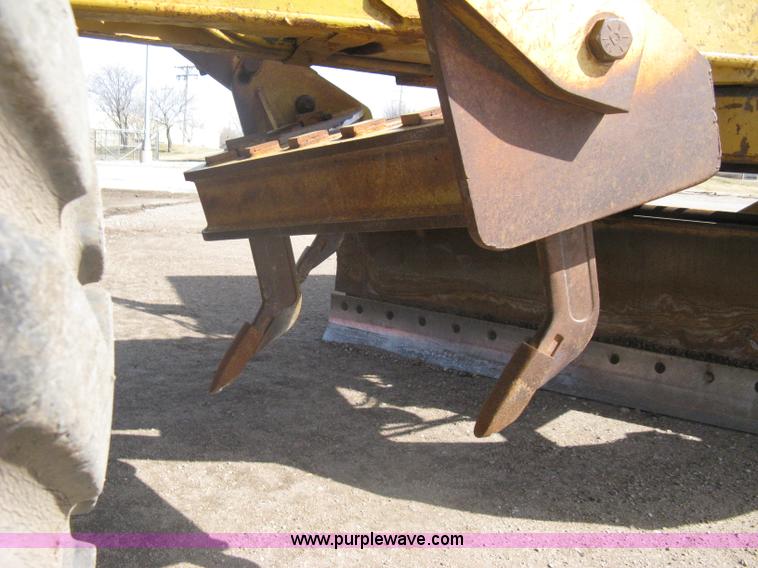 image for item A6078 1984 Caterpillar 140G motor grader