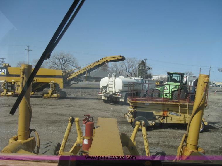 image for item A6078 1984 Caterpillar 140G motor grader