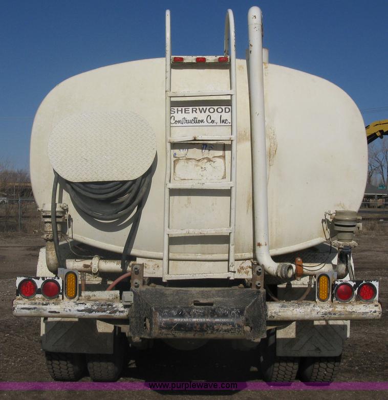 image for item A6080 1991 Ford LNT8000 water truck