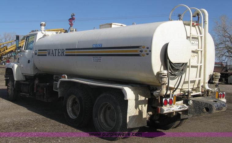 image for item A6080 1991 Ford LNT8000 water truck