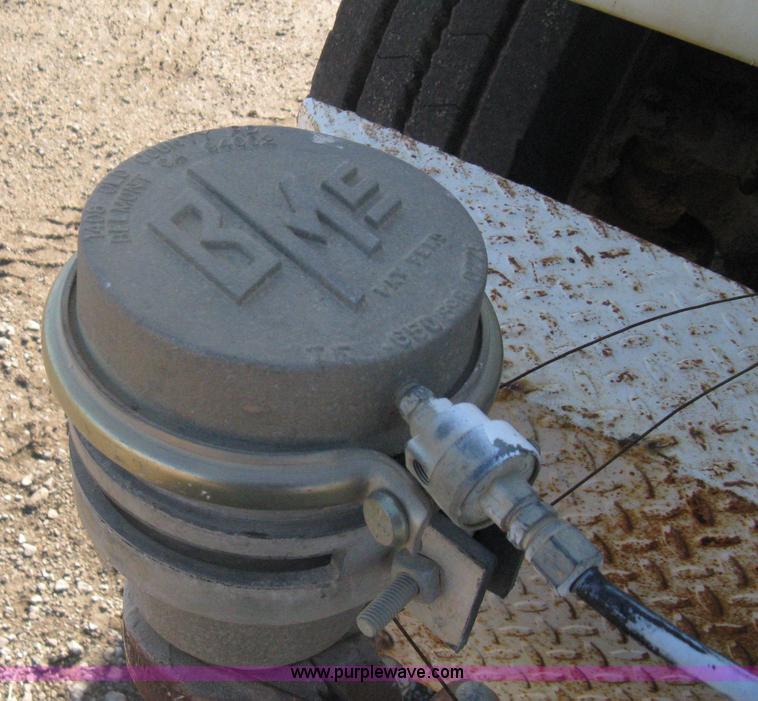 image for item A6080 1991 Ford LNT8000 water truck