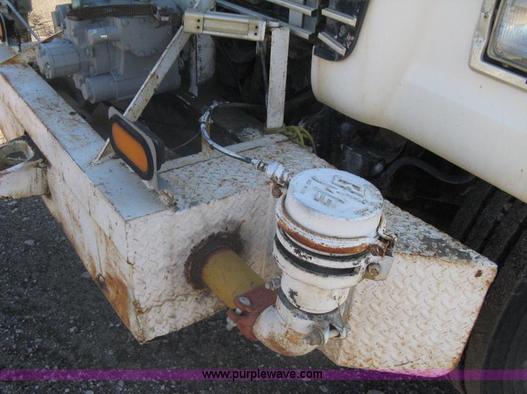 image for item A6080 1991 Ford LNT8000 water truck