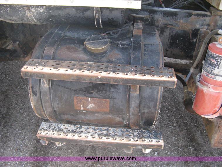 image for item A6080 1991 Ford LNT8000 water truck