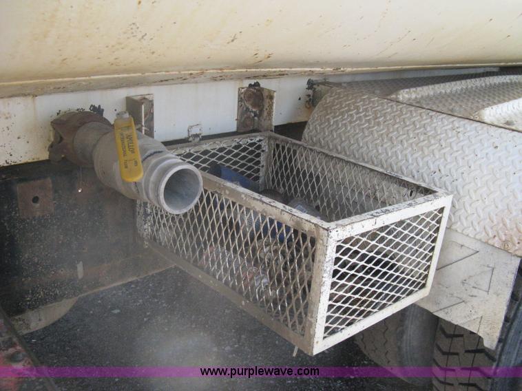 image for item A6080 1991 Ford LNT8000 water truck