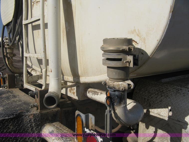 image for item A6080 1991 Ford LNT8000 water truck