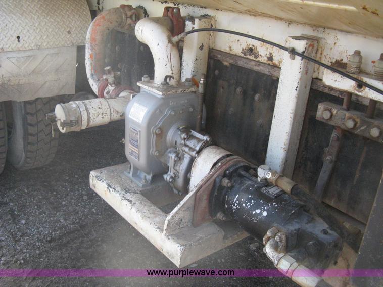 image for item A6080 1991 Ford LNT8000 water truck