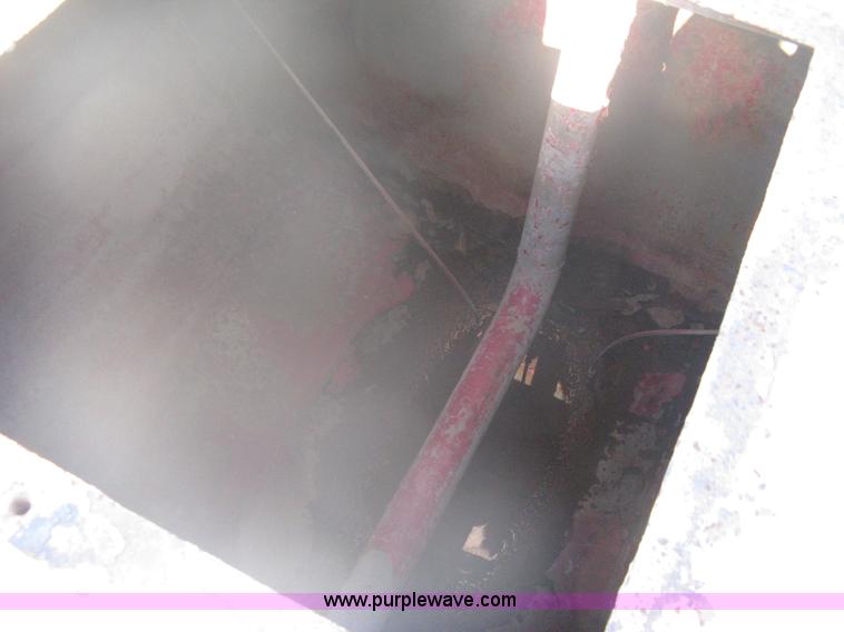 image for item A6080 1991 Ford LNT8000 water truck