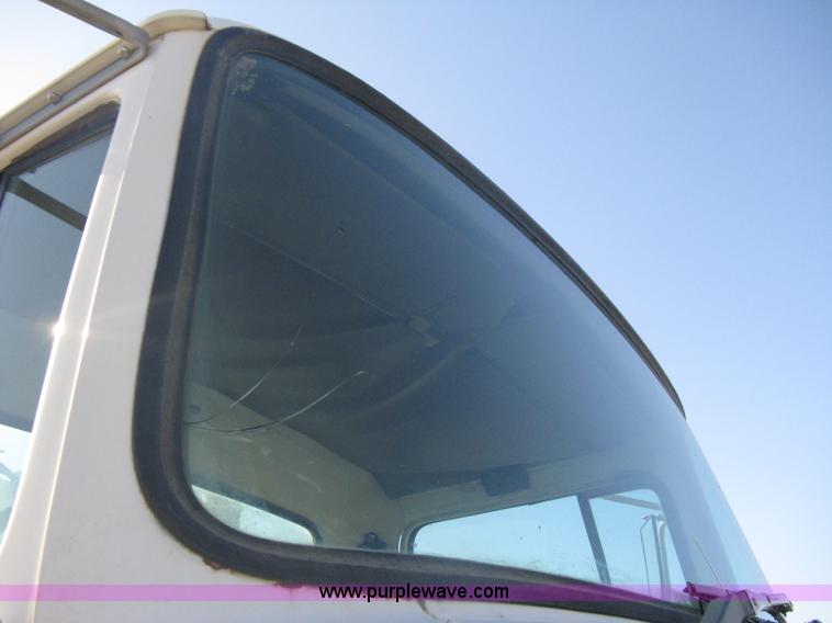 image for item A6080 1991 Ford LNT8000 water truck