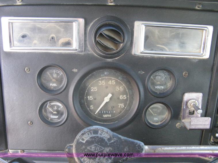 image for item A6080 1991 Ford LNT8000 water truck