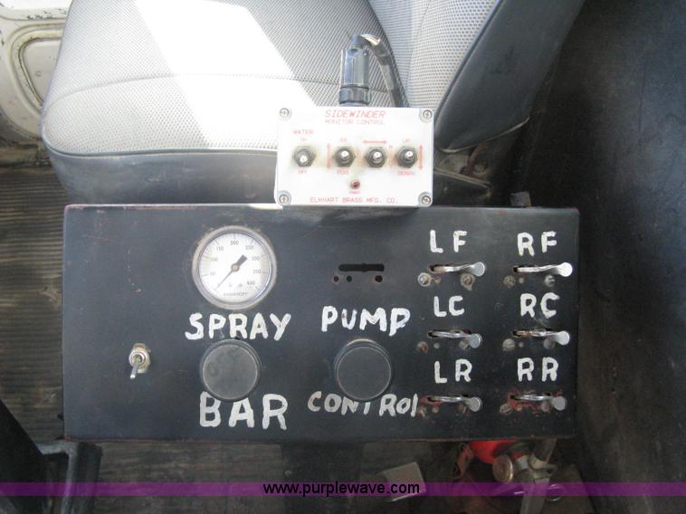 image for item A6080 1991 Ford LNT8000 water truck