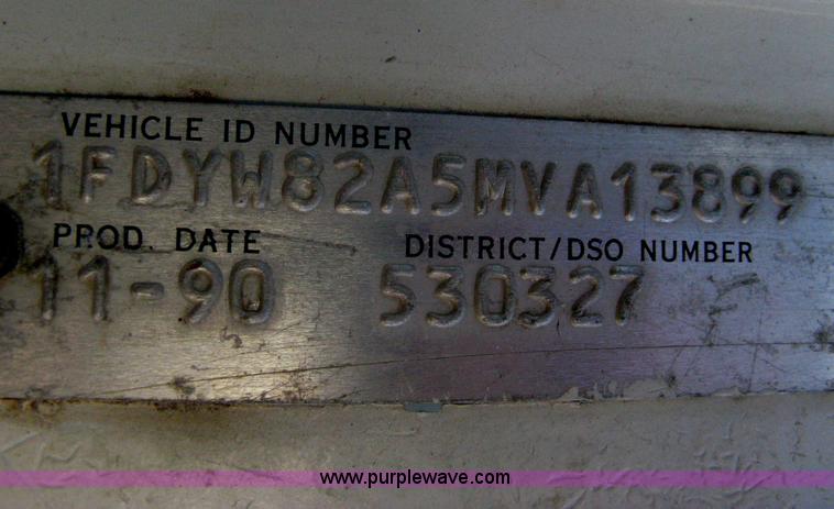 image for item A6080 1991 Ford LNT8000 water truck