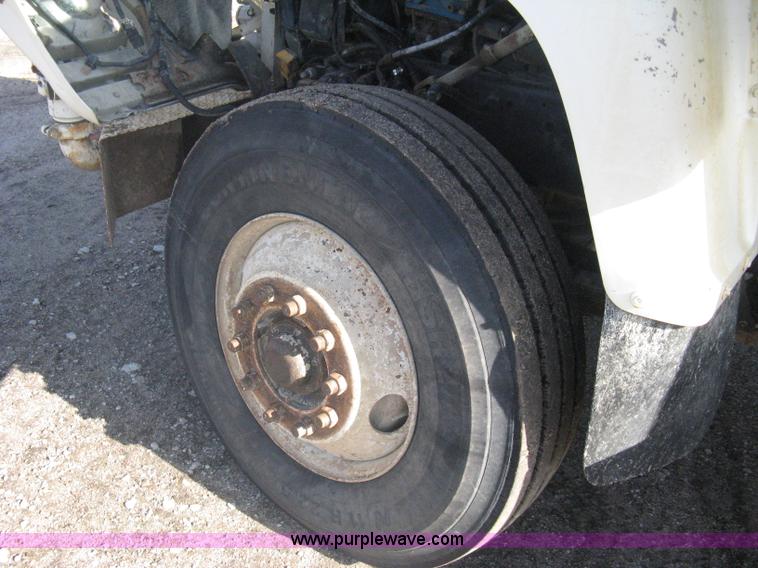 image for item A6080 1991 Ford LNT8000 water truck