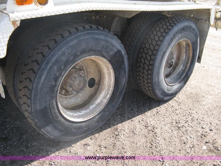 image for item A6080 1991 Ford LNT8000 water truck