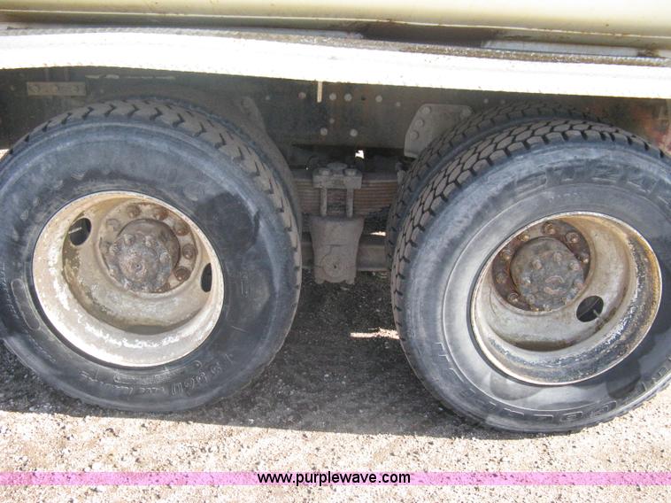 image for item A6080 1991 Ford LNT8000 water truck