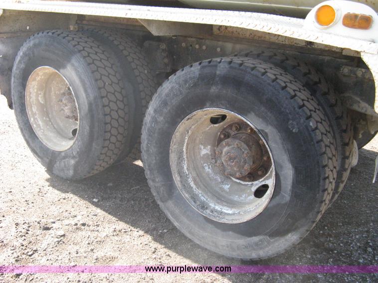 image for item A6080 1991 Ford LNT8000 water truck