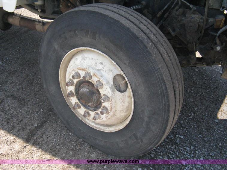 image for item A6080 1991 Ford LNT8000 water truck