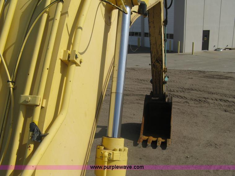 image for item A6084 2002 Kobelco SK250LC Dynamic Acera excavator