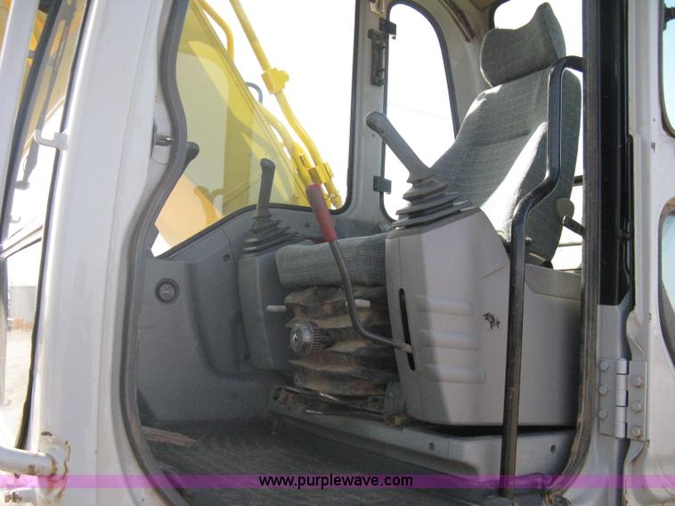 image for item A6084 2002 Kobelco SK250LC Dynamic Acera excavator