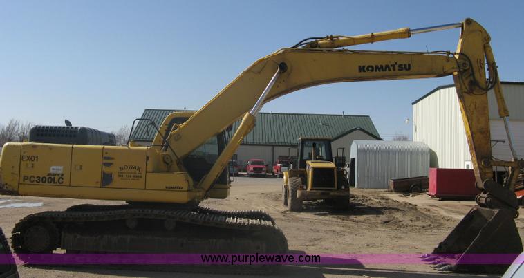 image for item A6085 2000 Komatsu PC300LC-6LE excavator