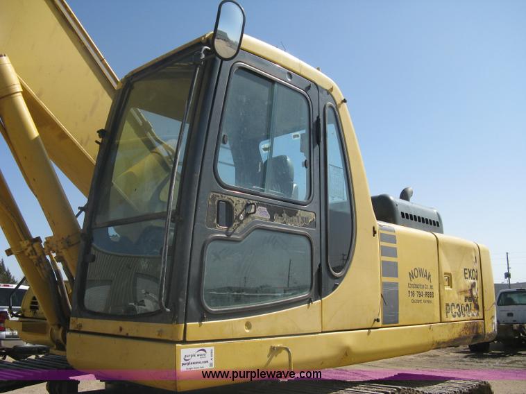 image for item A6085 2000 Komatsu PC300LC-6LE excavator