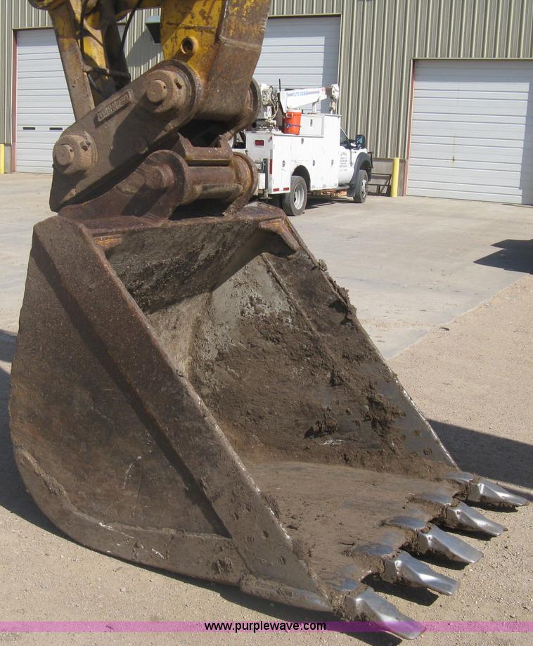 image for item A6085 2000 Komatsu PC300LC-6LE excavator