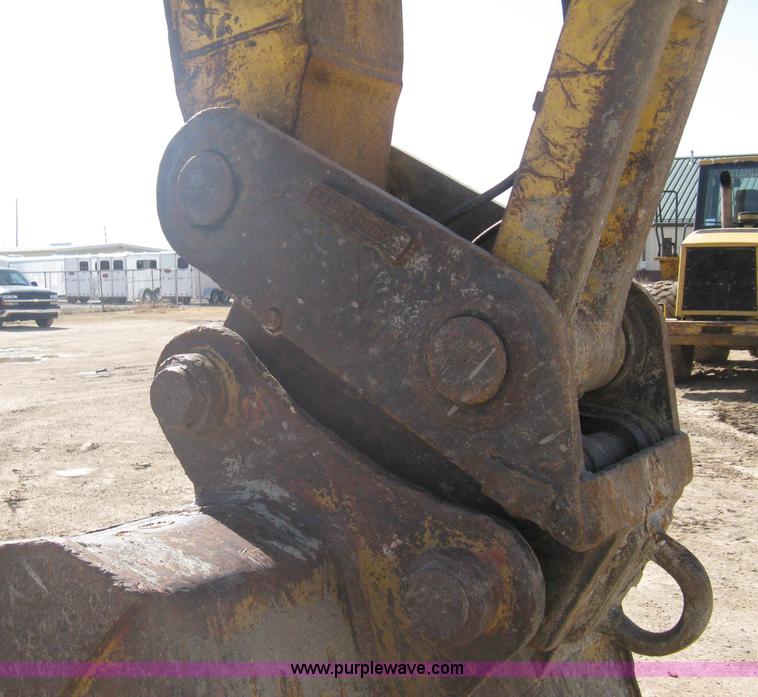 image for item A6085 2000 Komatsu PC300LC-6LE excavator