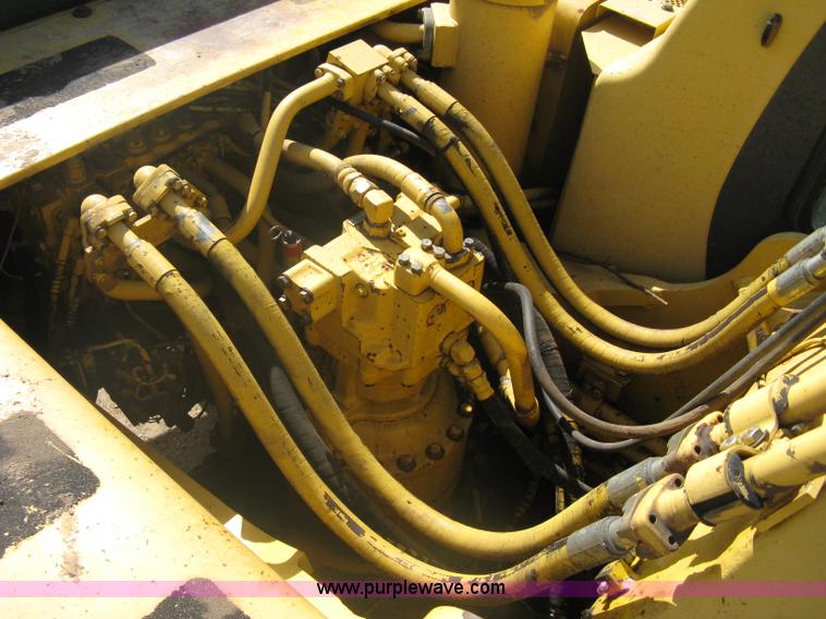 image for item A6085 2000 Komatsu PC300LC-6LE excavator