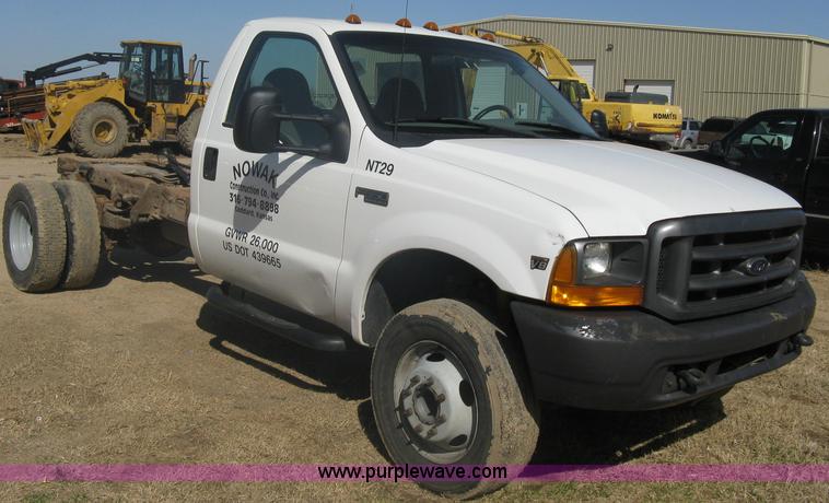 image for item A6086 1999 Ford F550 Super Duty truck cab and chassis