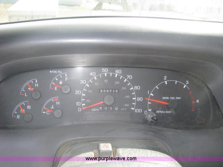 image for item A6086 1999 Ford F550 Super Duty truck cab and chassis