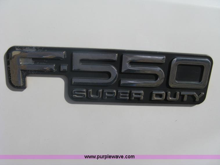 image for item A6086 1999 Ford F550 Super Duty truck cab and chassis