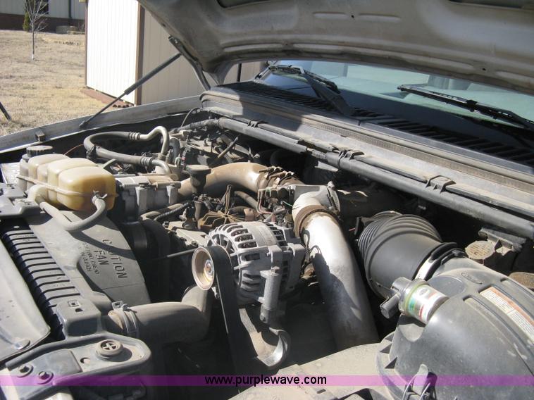 image for item A6086 1999 Ford F550 Super Duty truck cab and chassis