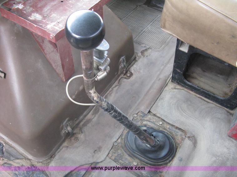 image for item A6097 1988 International 1954 flatbed truck