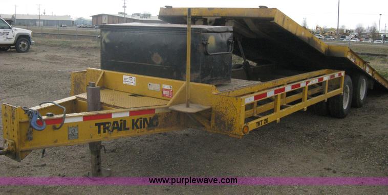 image for item A6102 2001 Trail King TKT20 tandem axle tilt bed trailer