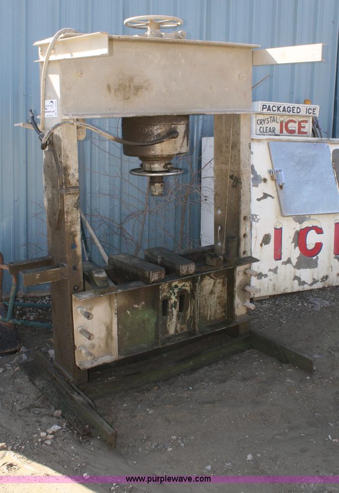 image for item A6894 Dake 125H hydraulic press