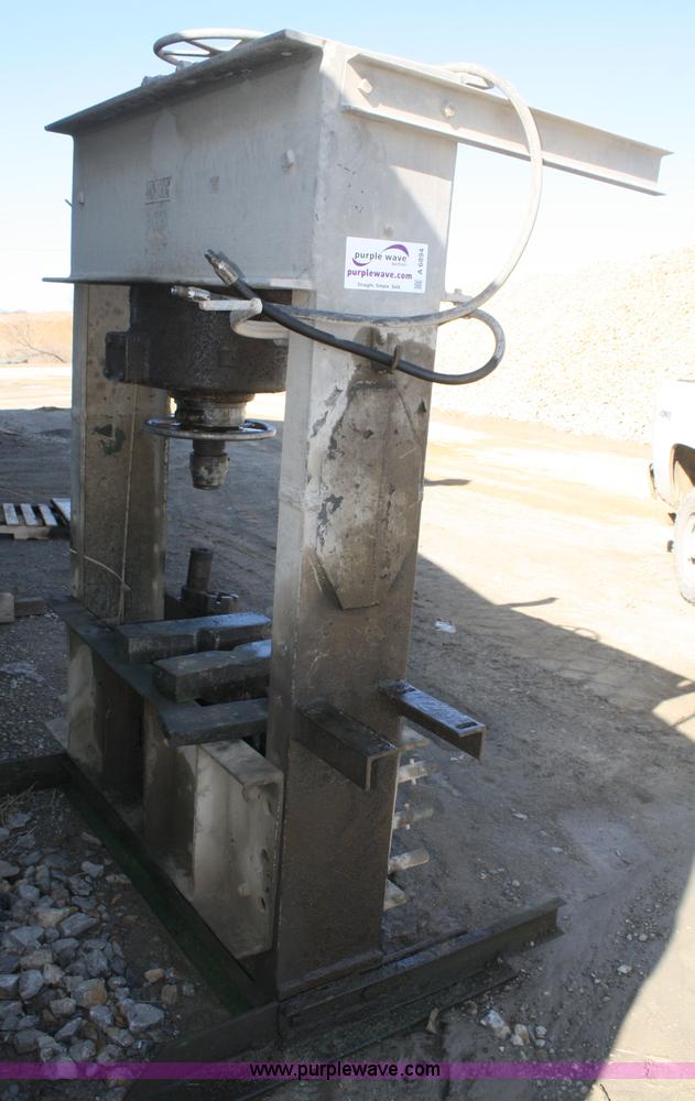 image for item A6894 Dake 125H hydraulic press