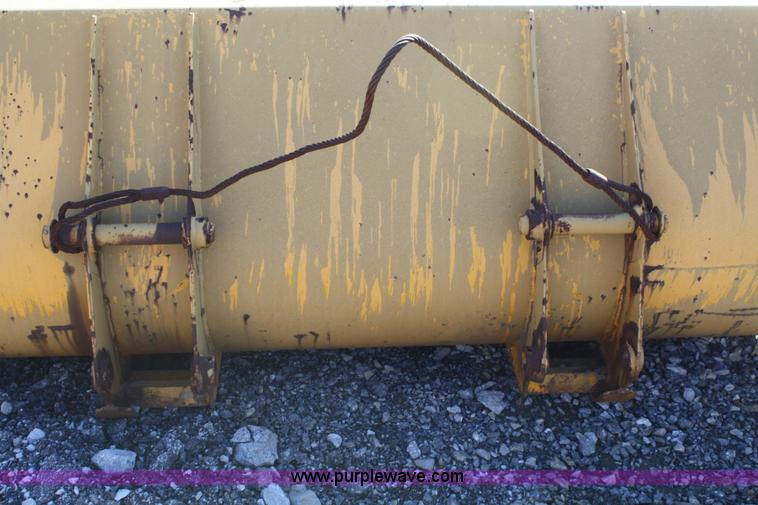 image for item A6937 88"W loader bucket