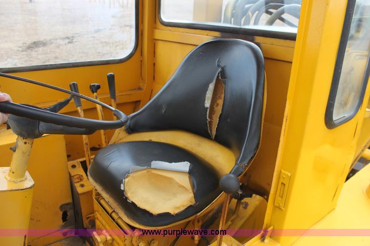 image for item A7377 International Harvester 412 paddle scraper