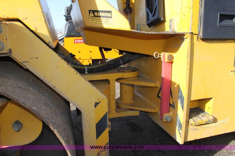 image for item A7409 Vibromax W265 vibratory compactor