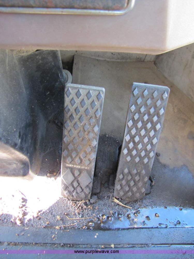 image for item B2236 1996 John Deere 544G wheel loader