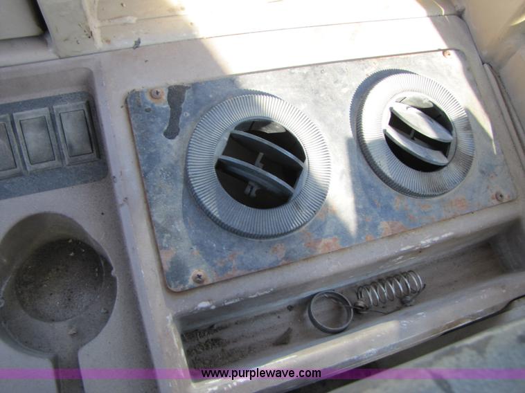 image for item B2236 1996 John Deere 544G wheel loader