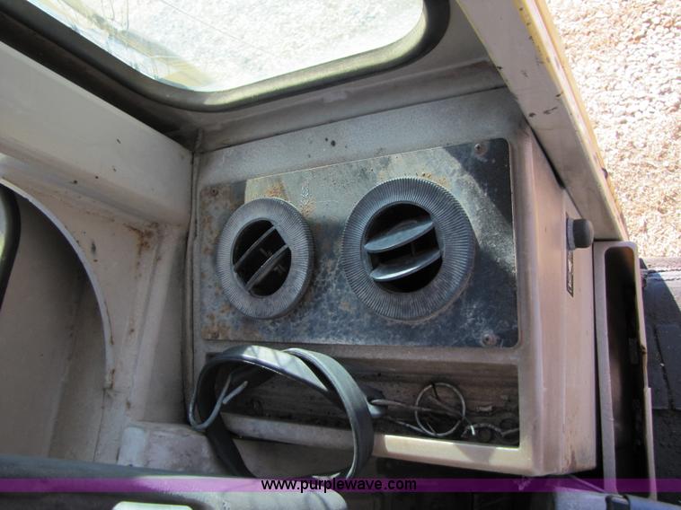 image for item B2236 1996 John Deere 544G wheel loader