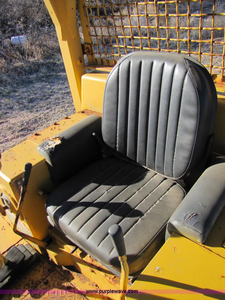 image for item B2238 1980 Caterpillar D5B dozer